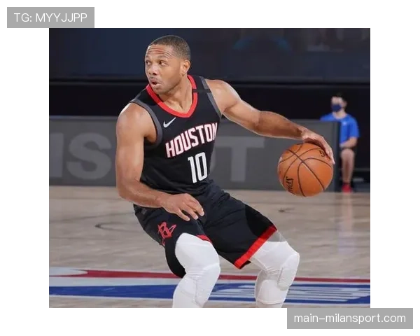 山东队萨夏琼斯场均两双水平,积极打球还能投三分